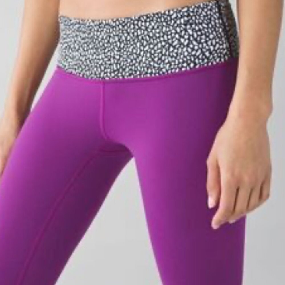 Lululemon Athletic Leggings – Purple with Black & White Geometric Waistband, S6